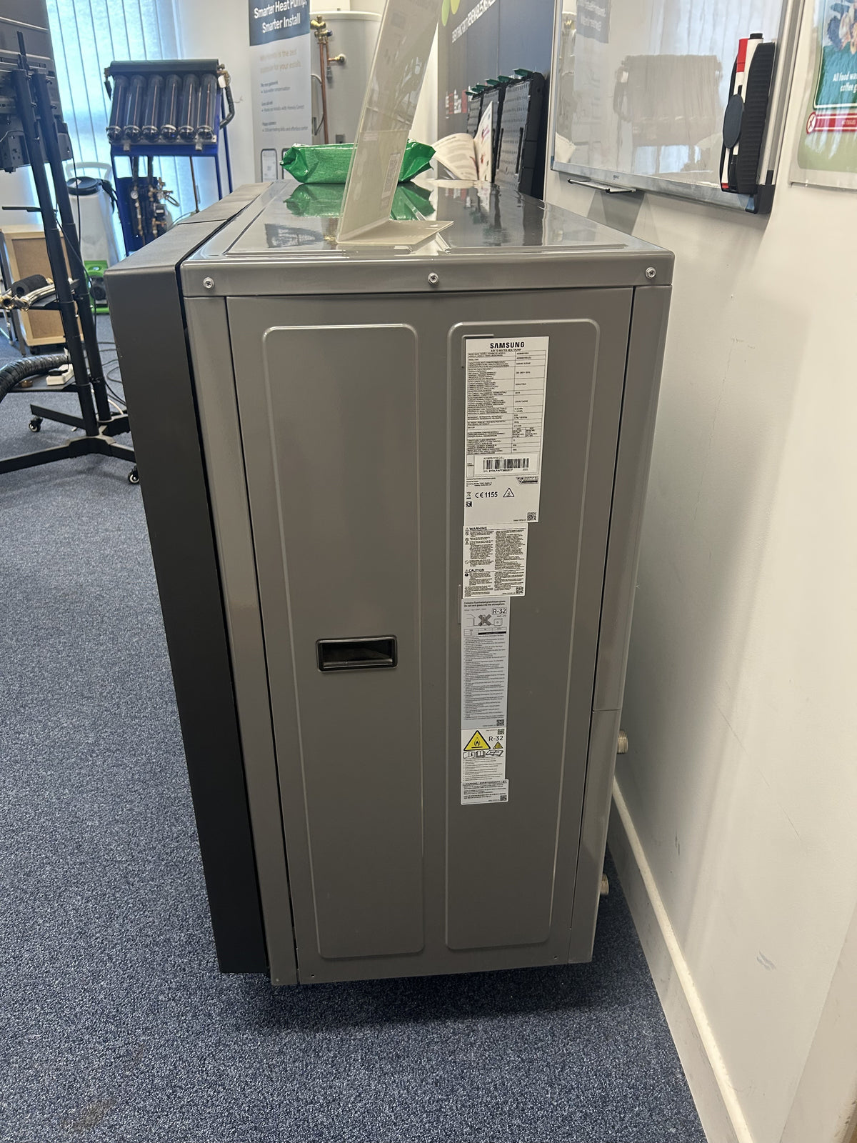 Samsung HTQ High Temp Mono 8kW R32 - CLEARANCE